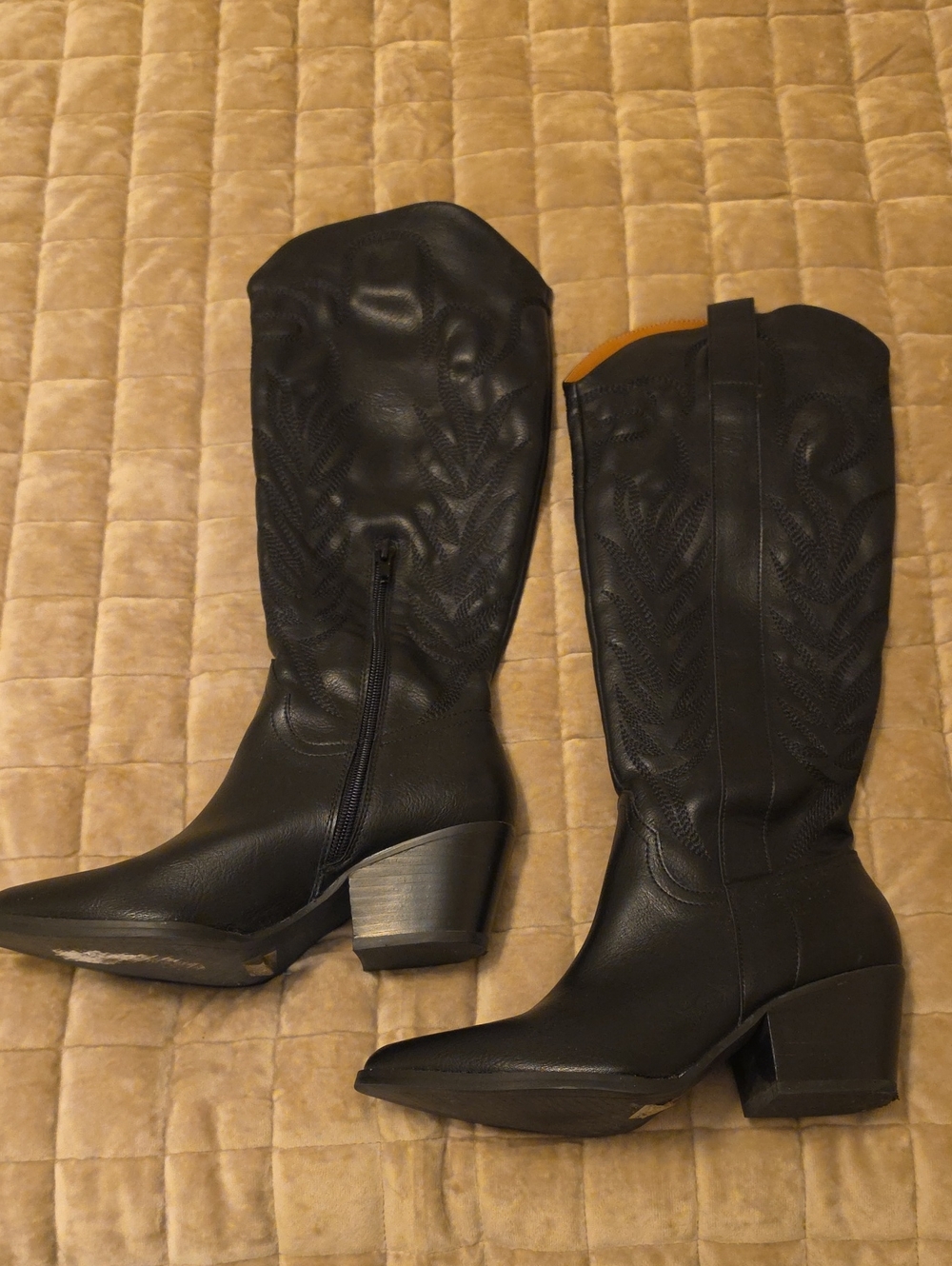 Women's Black Knee-High Western Heeled Boots